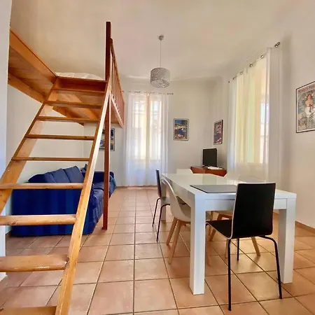 Rue Jeanne, Cosy, Proche Gare Menton
